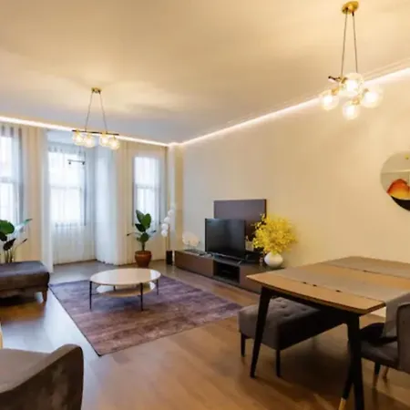 Taksim 360 Luxe Prime Location Lejlighed *